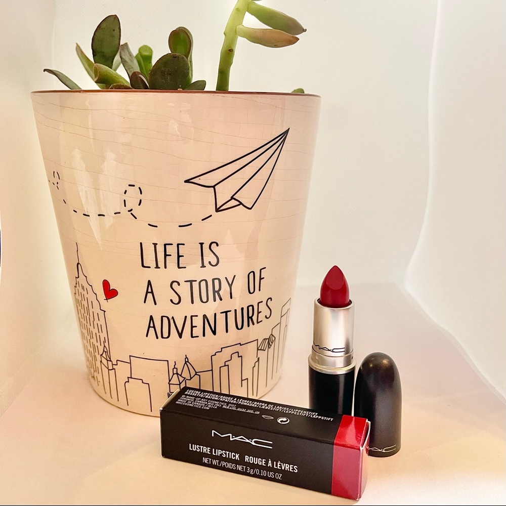 NWT, Lady Bug 🐞 MAC Lusture Lipstick